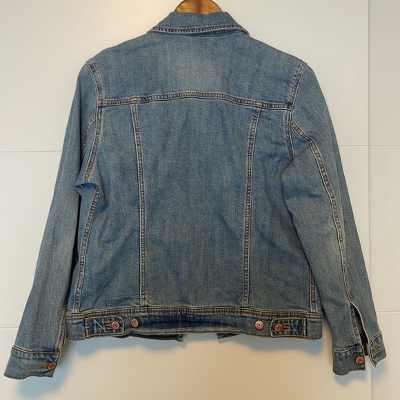 𝅺Old Navy Jean Jacket - Picture 8 of 8